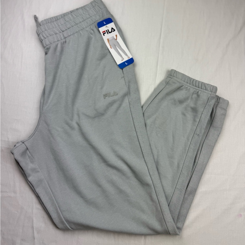 Fila New Women’s Light Gray Jogger pants‎ Size Large